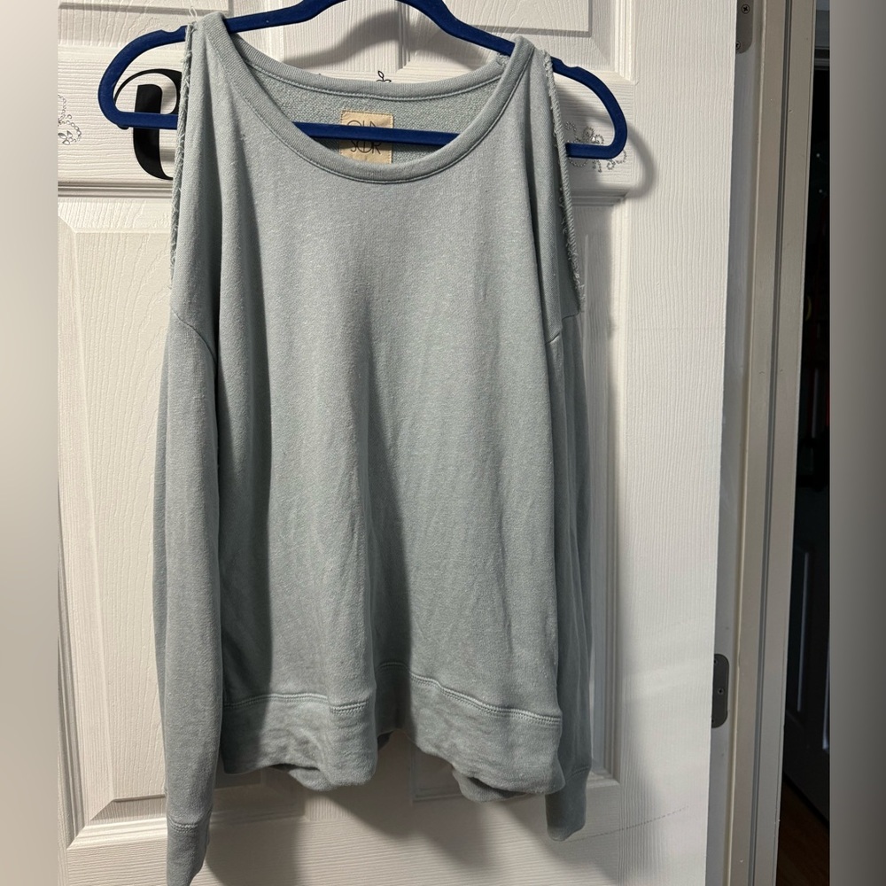 CHASER COLD SHOULDER SWEATSHIRT